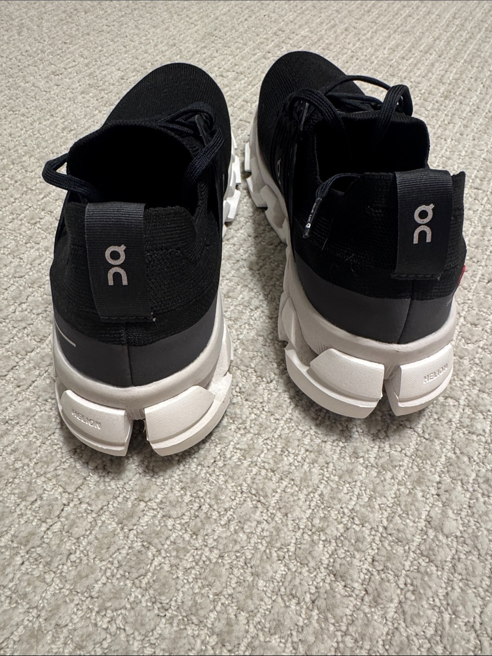 On Running Cloud Swift 3 Black/White Running Sneakers Womens size 9 - Picture 2 of 9
